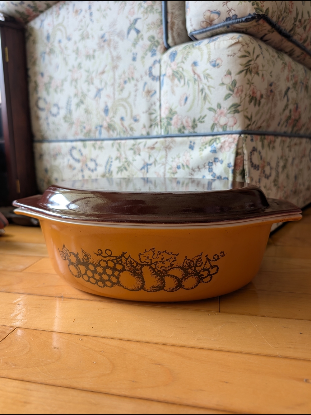Vtg Pyrex Old Orchard 2.5 Q Casserole Dish